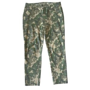 GAP - Khakis by Gap green/tan camouflage Broken-In Straight leg pants sz 8